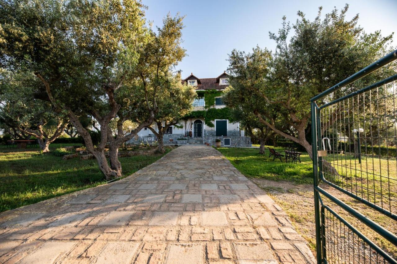 Villa Georgina B&B كاتاكولو المظهر الخارجي الصورة